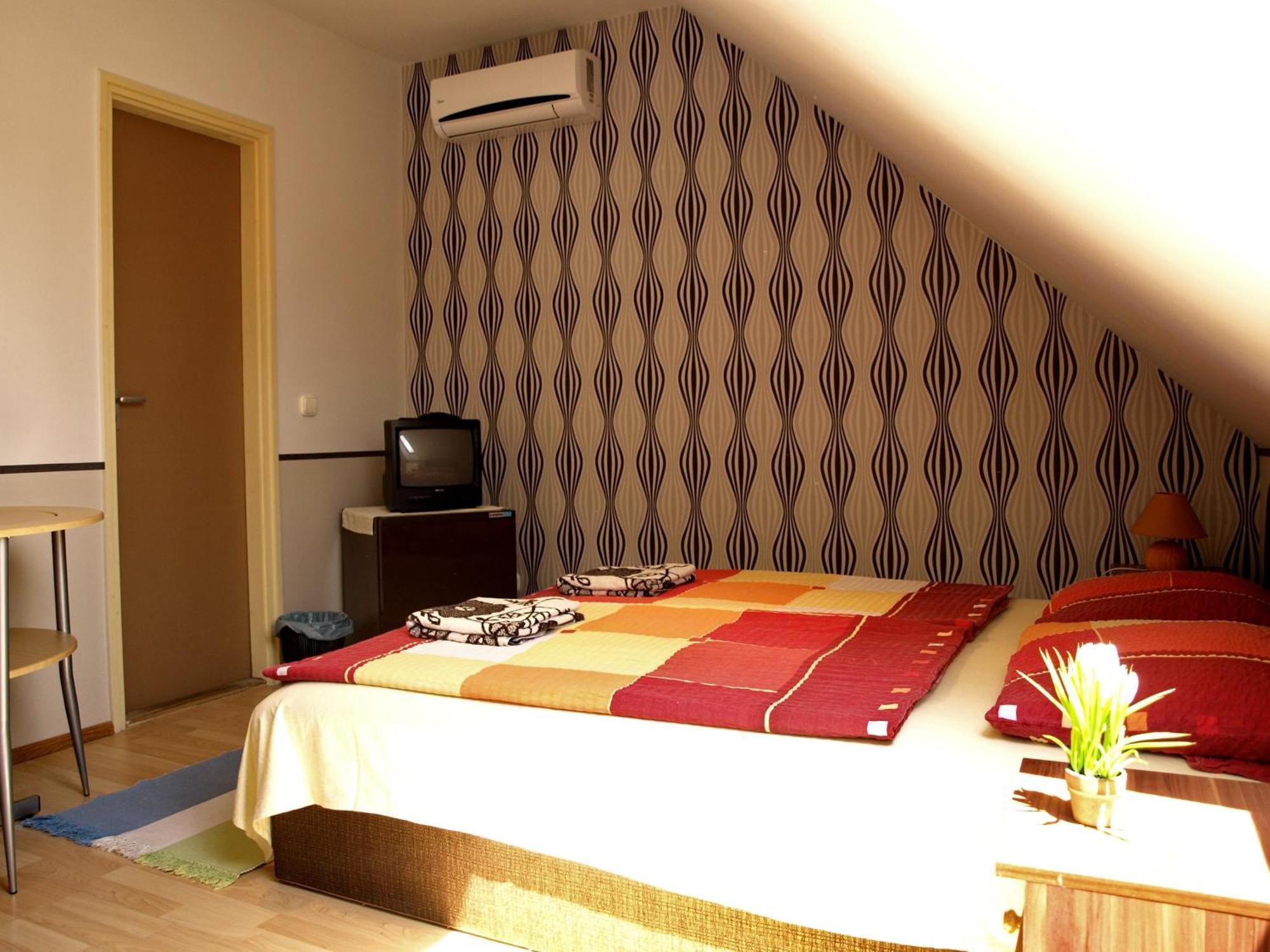 Hotel Illes Vendeghaz Keszthely Exteriér fotografie