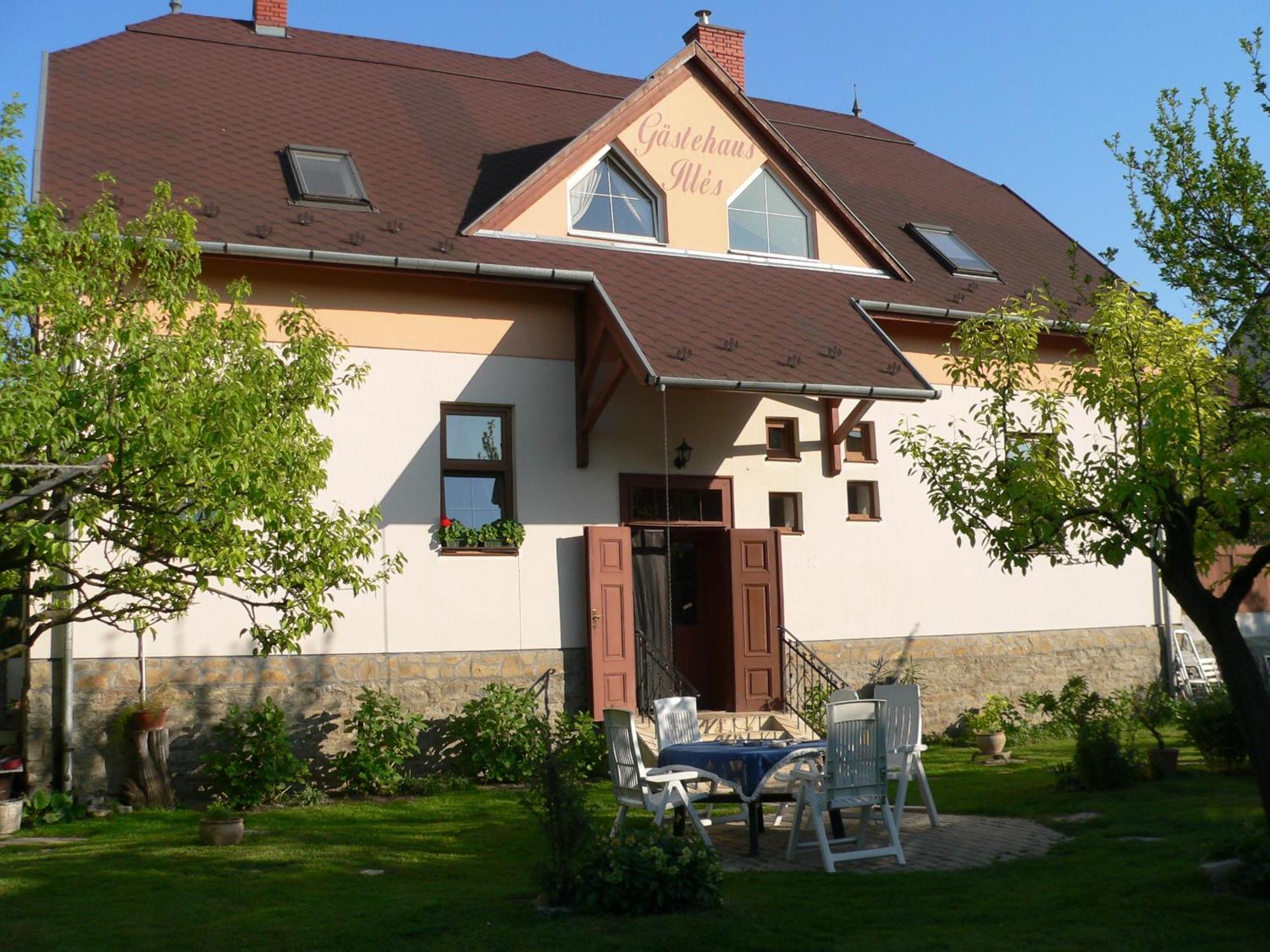 Hotel Illes Vendeghaz Keszthely Exteriér fotografie