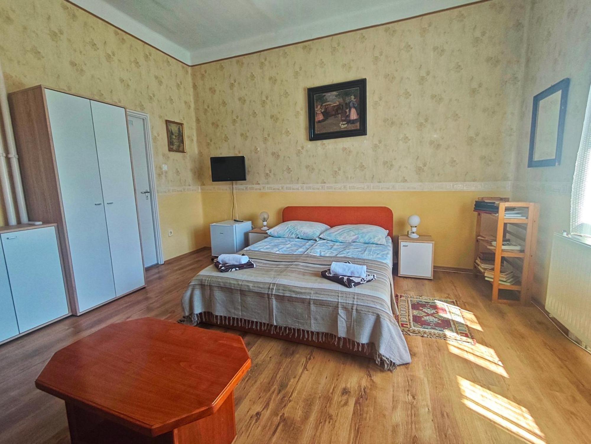 Hotel Illes Vendeghaz Keszthely Exteriér fotografie